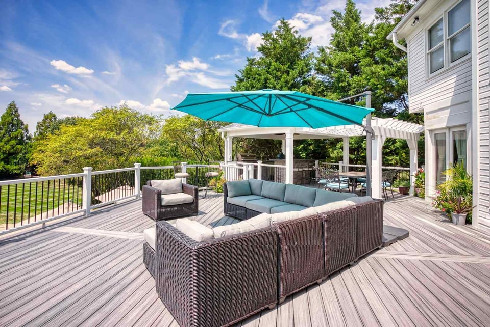 Large backyard deck with composite material and pergola